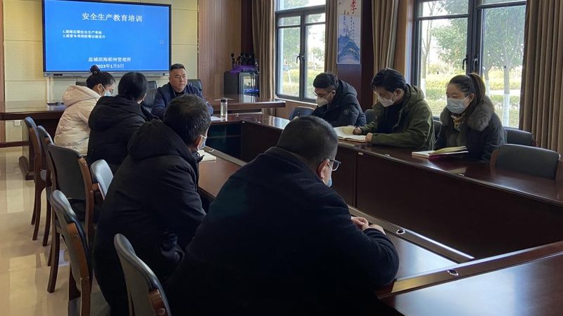 成人教育网上平台的价格并非一成不变，其构成因素主要包括以下几个方面：